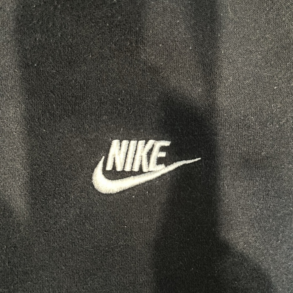 Nike Sweatshirt - Picture 2 of 3